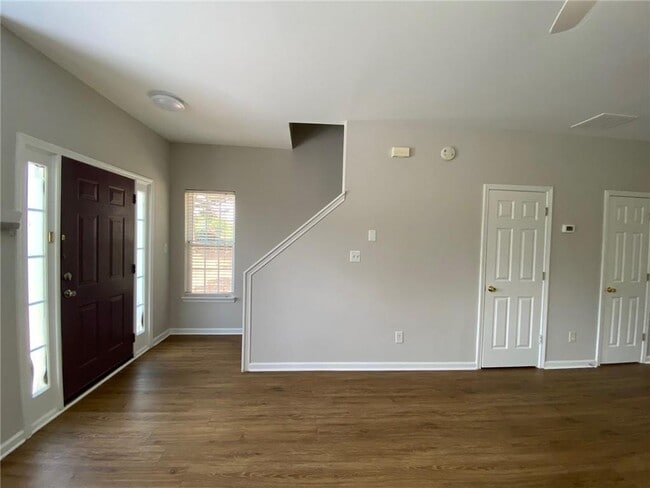 Photo - 677 Kenridge Dr