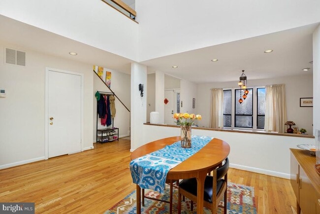 Photo - 5351 Strathmore Ave