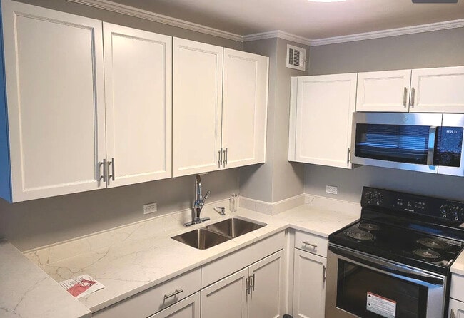 Photo - 3600 N Lake Shore Dr Unit 909