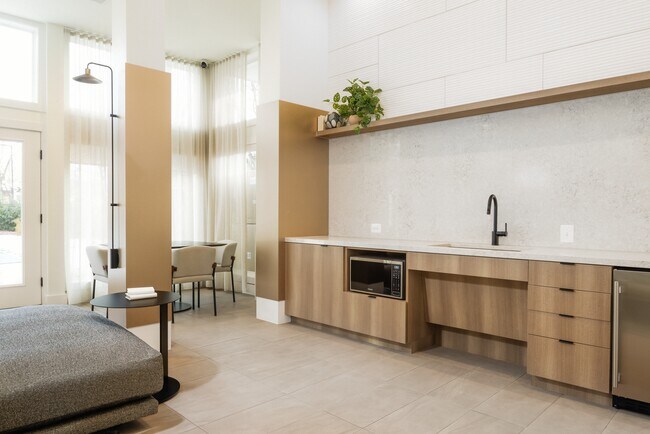 Resident lounge with kitchenette - Avalon Fairway Hills-Meadows