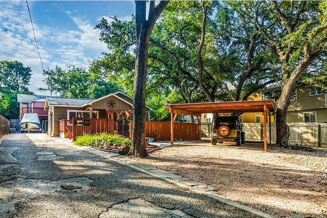 Building Photo - 4521 Merle Dr Unit B lower