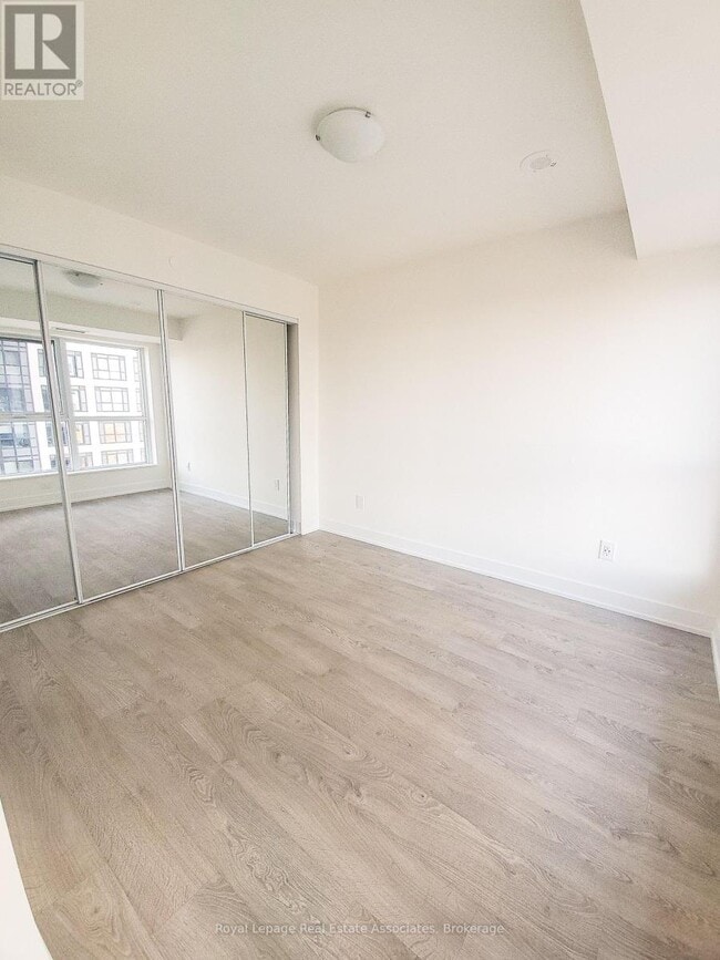 Photo - 5 Mabelle Ave Unité 2931