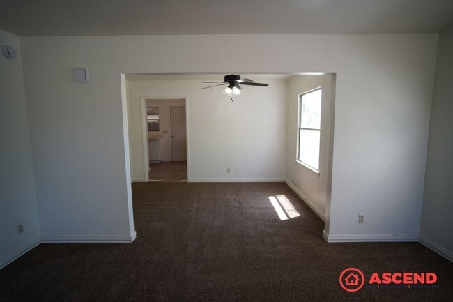 Photo - 2 Bed / 1 Bath Home with Solar – Convenient Bakersfield Location