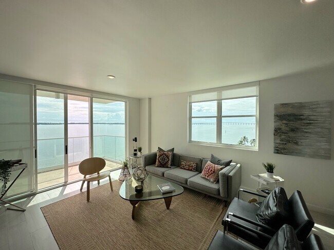 Building Photo - 800 Claughton Island Dr Unit 805