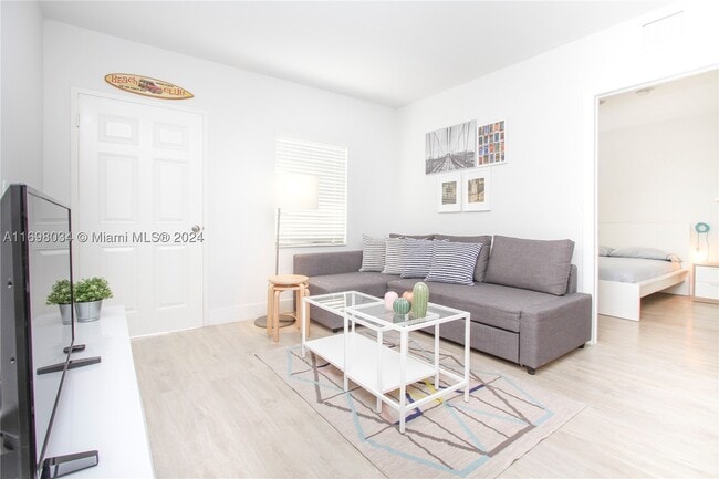 Building Photo - 6238 SW 59th St Unit 10