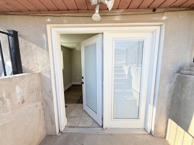 Building Photo - 250 N 360 W Unit Lower