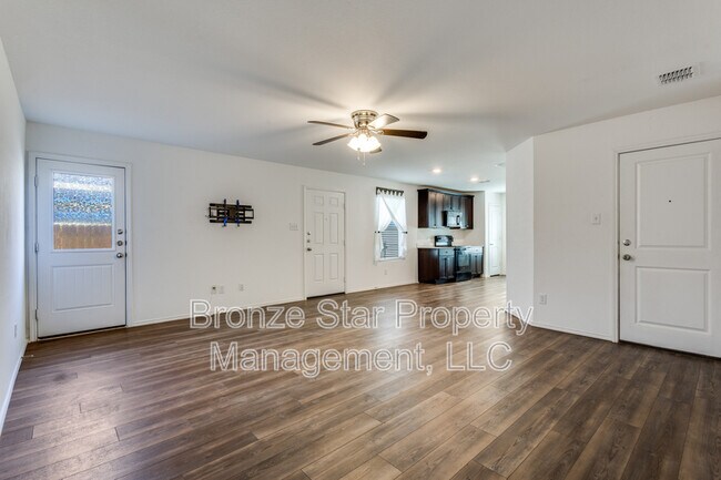 Photo - 742 Trestle Dr