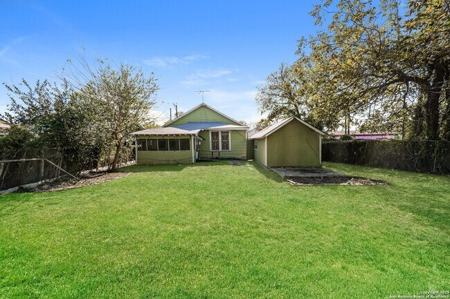 Photo - 115 E Lambert St