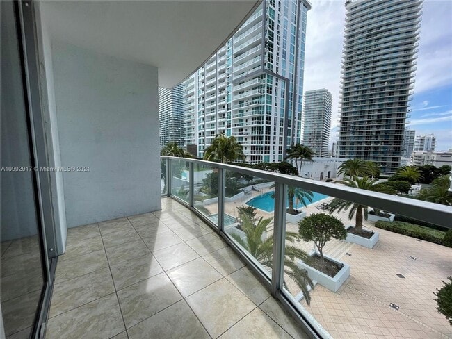 Building Photo - Luxury spacious 1-bedroom apartment with b...