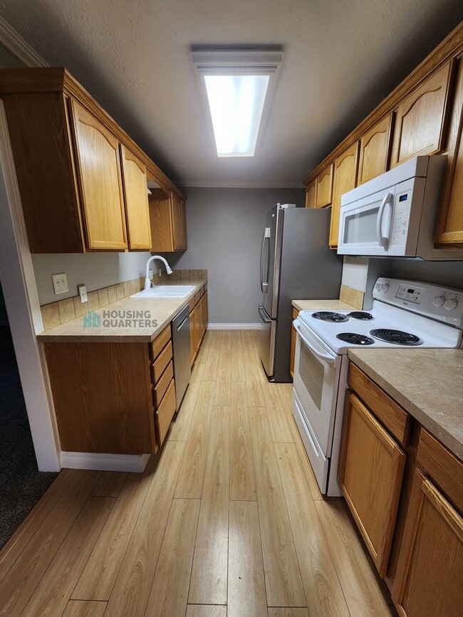 Photo - 714 E 37th Ave