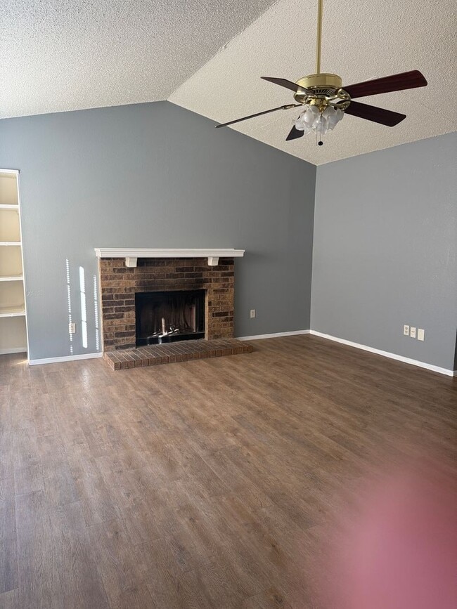 Photo - 5504 Blue Spruce Dr