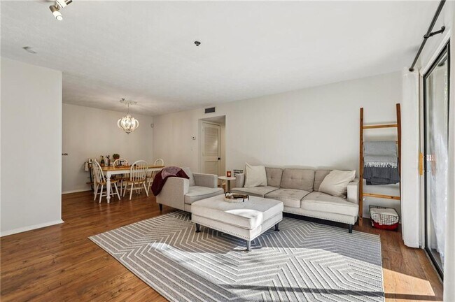 Photo - 1602 Cumberland Ct SE