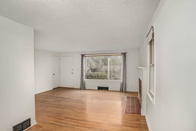 Photo - 228 NW 56th St