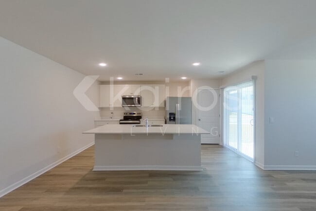 Photo - 100 Inez Ave