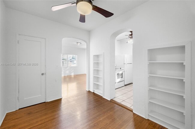 Building Photo - 520 SW 6th St Unit 3