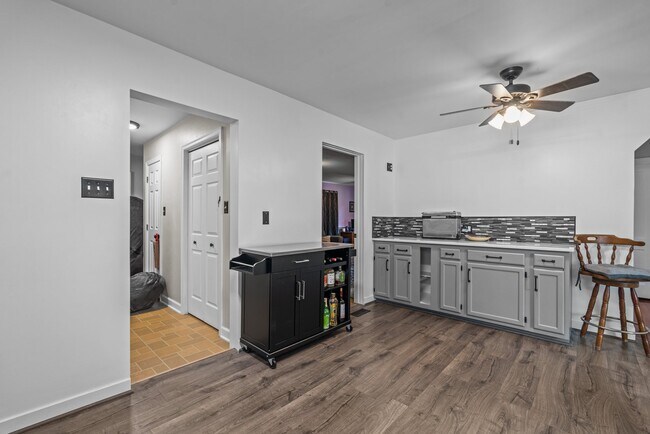 Photo - 210 Pennington Blvd