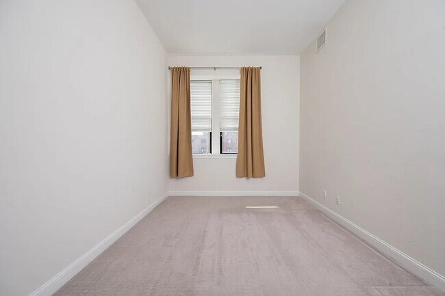 Photo - Amazing One Bedroom Unit