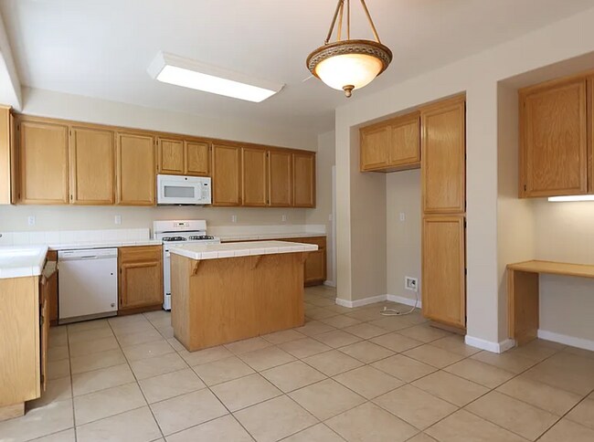 Photo - New Renovation* Prestigious Spacious 4 Bedroom
