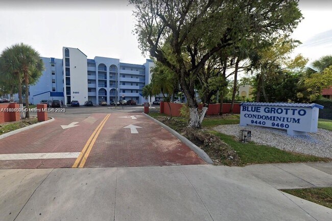 Building Photo - 9440 Fontainebleau Blvd Unit 104 Rental
