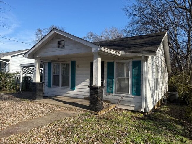 Building Photo - Cottage Style Home Super Close to Downtown!