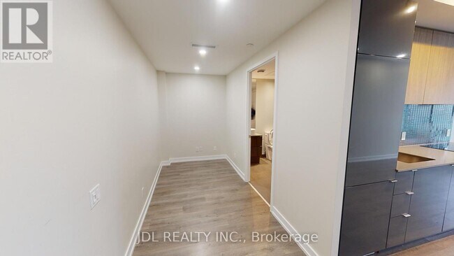 Photo - 161 Roehampton Ave Unité 703