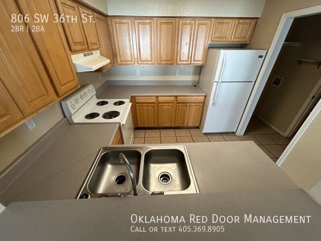 Photo - 806 SW 36th St