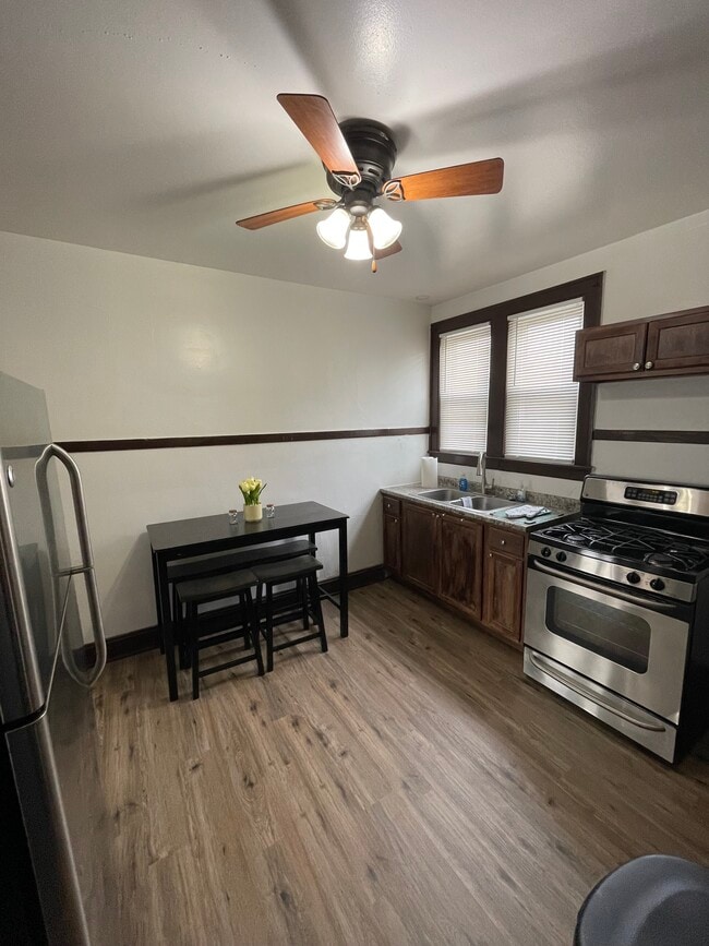 Photo - 1219 N Laramie Ave Unit 2