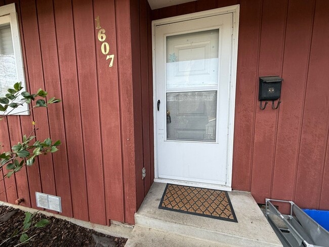 Photo - 376-25 (1605 &amp; 1607) Unit 1607