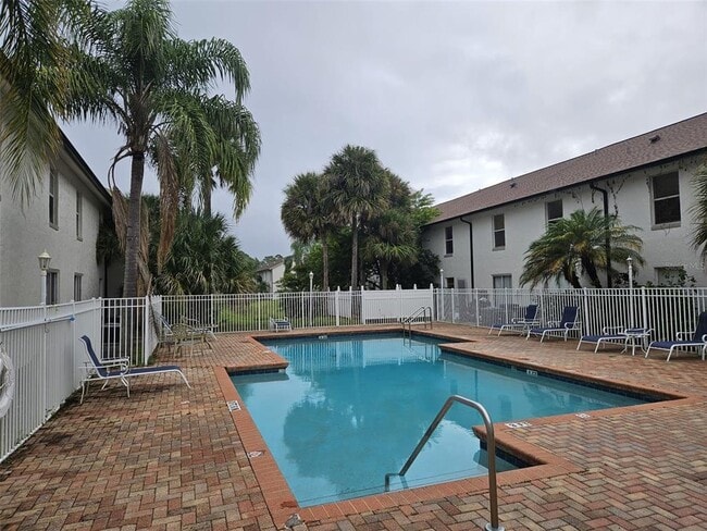 Photo - 3651 N Goldenrod Rd Unidad B#104