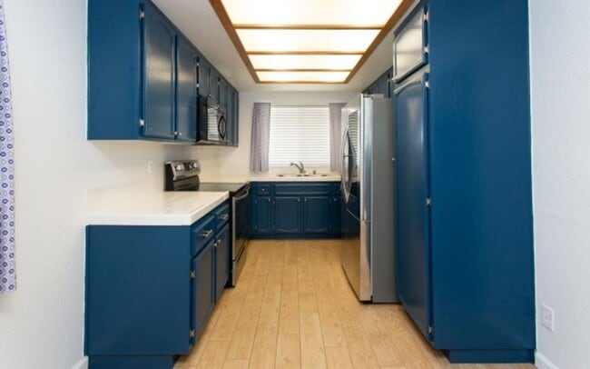 Renovated 3 bedroom 2 bath condo - Renovated 3 bedroom 2 bath condo