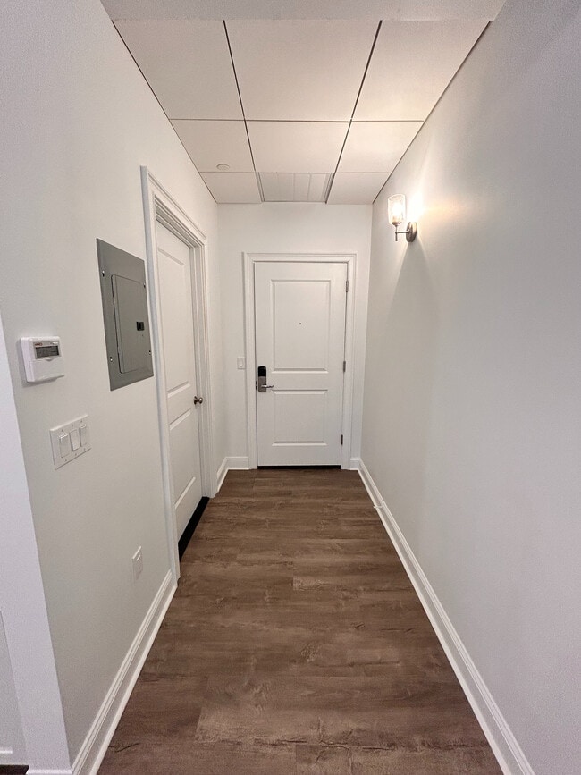 507 Entrance - G Square