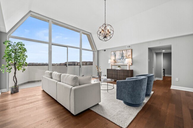 Photo - 700 7th St SW Unit 813