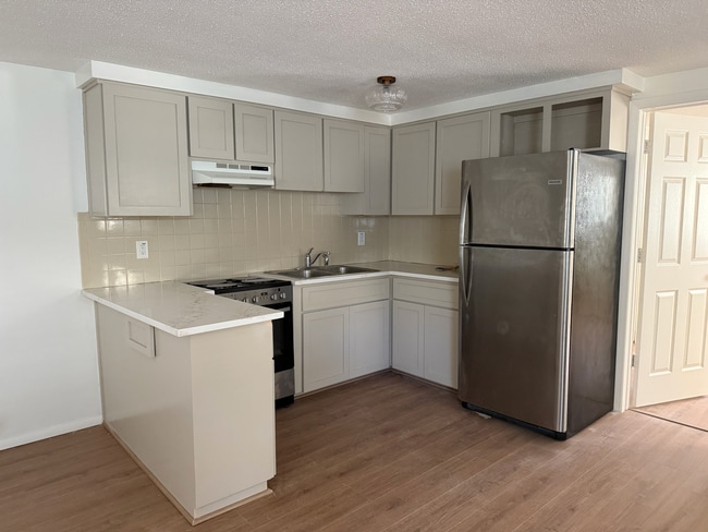 Photo - 6444 Adams St