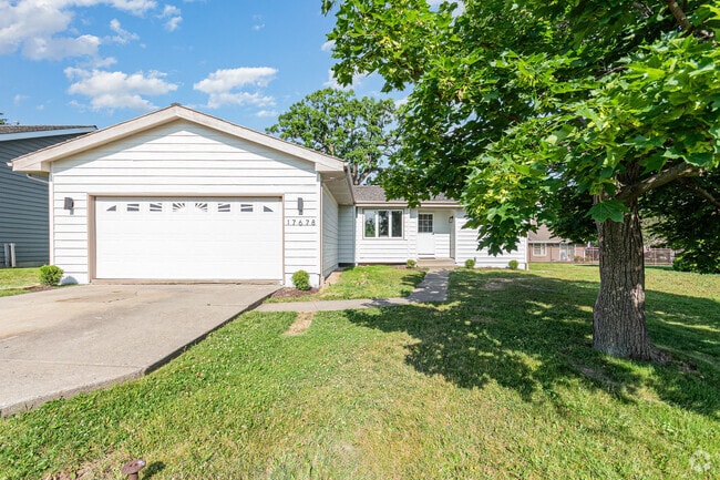 Building Photo - 17678 W Saddle Ct Rental