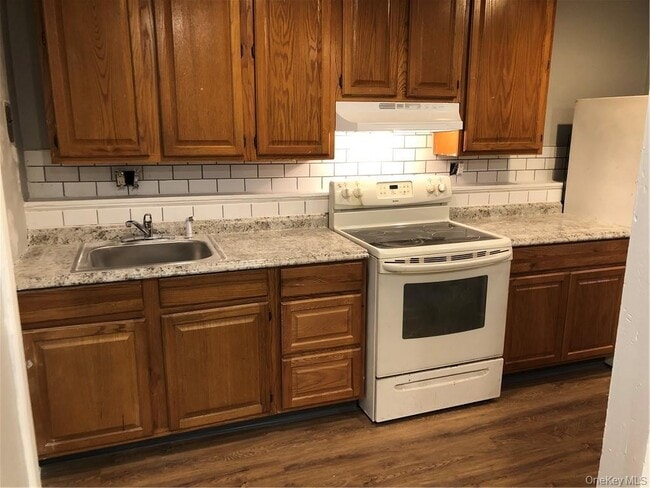 Building Photo - 1941 New Hackensack Rd Rental