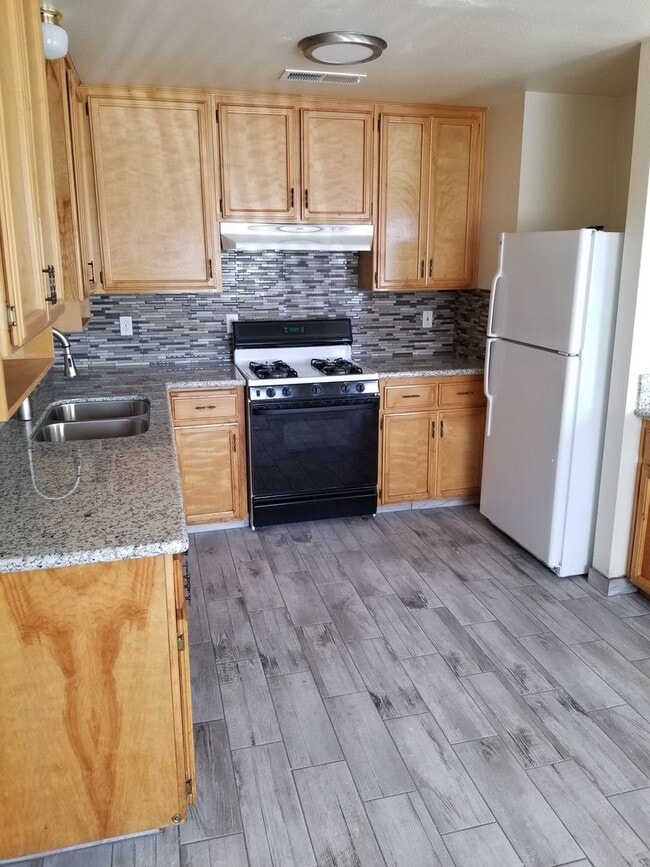 Photo - 2 Br 1 Ba available Now