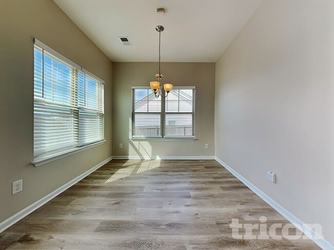 Photo - 539 Branch Wood Dr