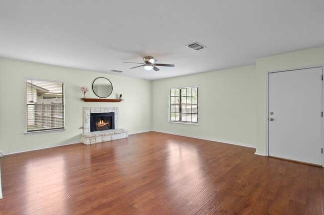 Photo - 13638 Princes Knoll