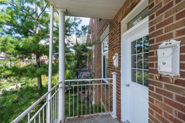Photo - 800-83e 3e Avenue