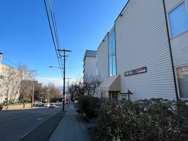 Photo - Tiki Apartments