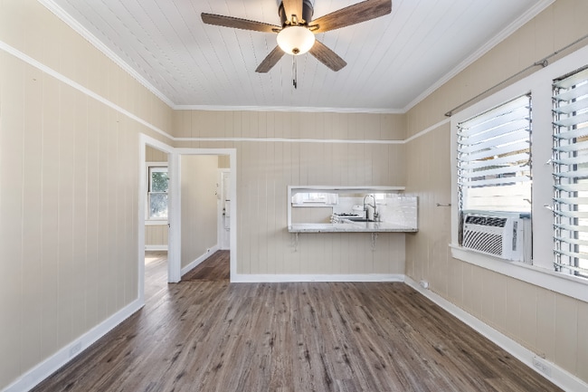 Photo - 3159 Lincoln Ave