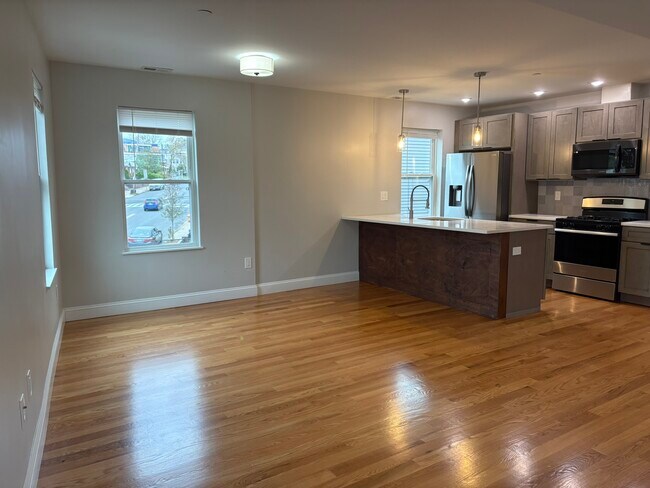 Photo - 595 Main St Unidad 201