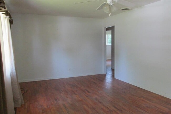 Photo - 301 El Paso St SW