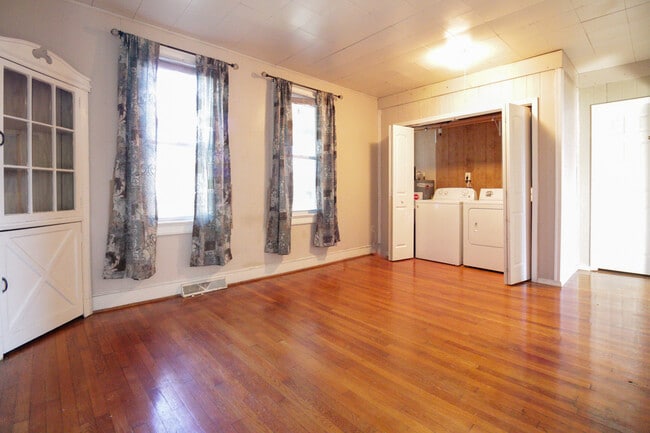 Photo - 400 N 3rd Ave