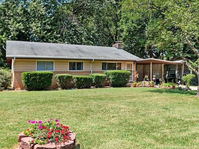 Photo - 3 Bed 1 Bath 1 Carport PRE-LEASING