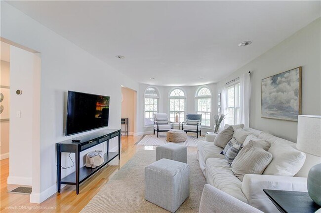 Photo - 17 Clinton St