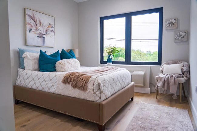 Building Photo - HELIO Unit 324a