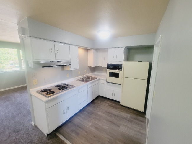 Building Photo - 3212 Elman Dr