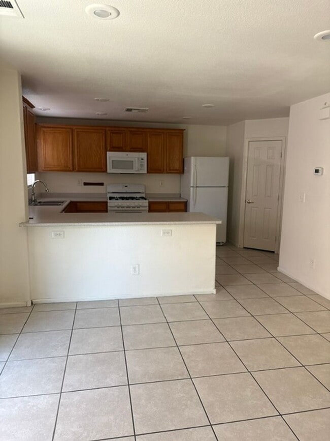 Photo - 3 bedroom house with 2.5 bathrooms