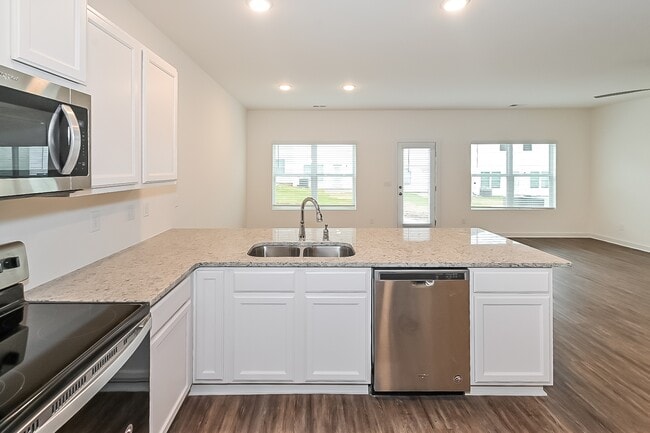 Photo - 516 The Heights Ln